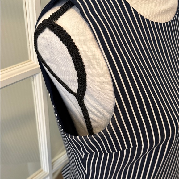 Banana Republic Navy Striped Sleeveless Peplum Top, Size 6 - Picture 2 of 7